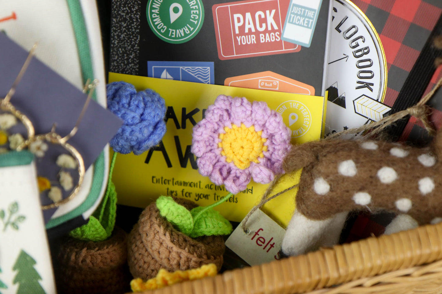 Hand-Knitted Flowers & Cacti - Oh, Hello Companies